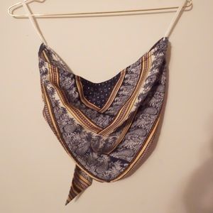 Silk bandanna paisley crop top
